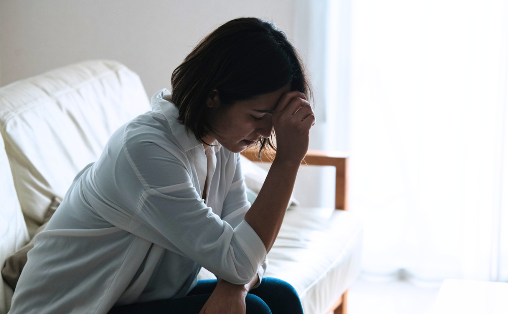 浮気かもしれないと不安を感じている女性